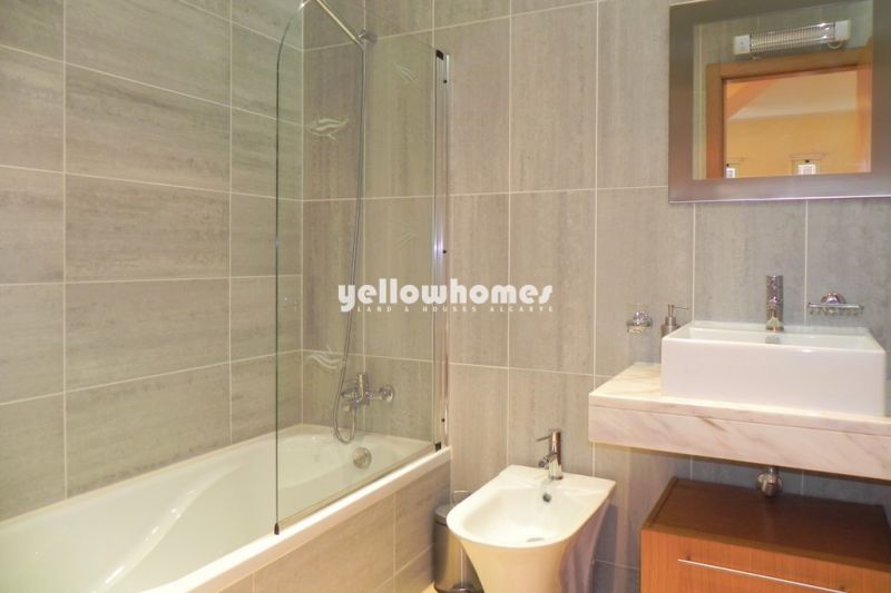 Moradia V4 com piscina perto de Vale do Lobo